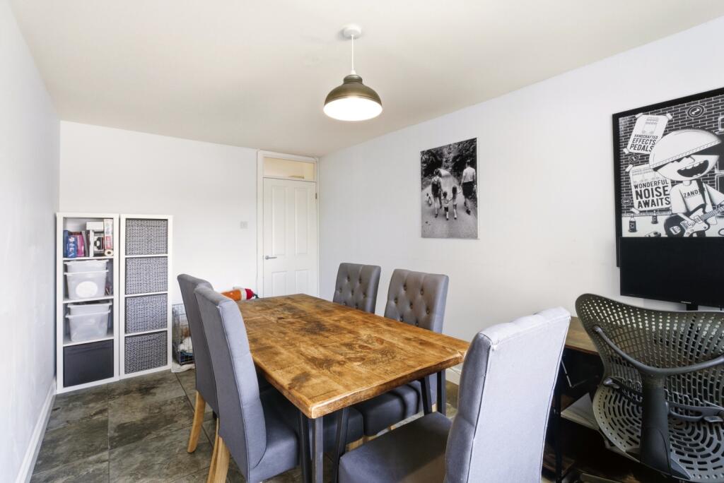 House in Dunstable, Central Bedfordshire - View 5