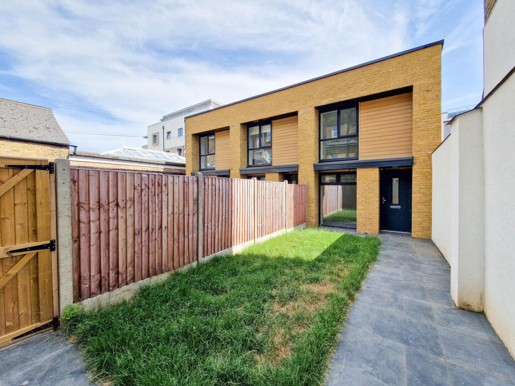 Main image of property: Alexandra Mews, 45a Alexandra Street, Southend-On-Sea