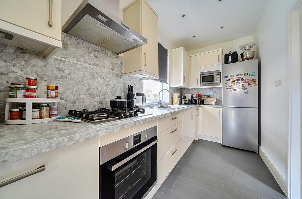 House in London - View 3