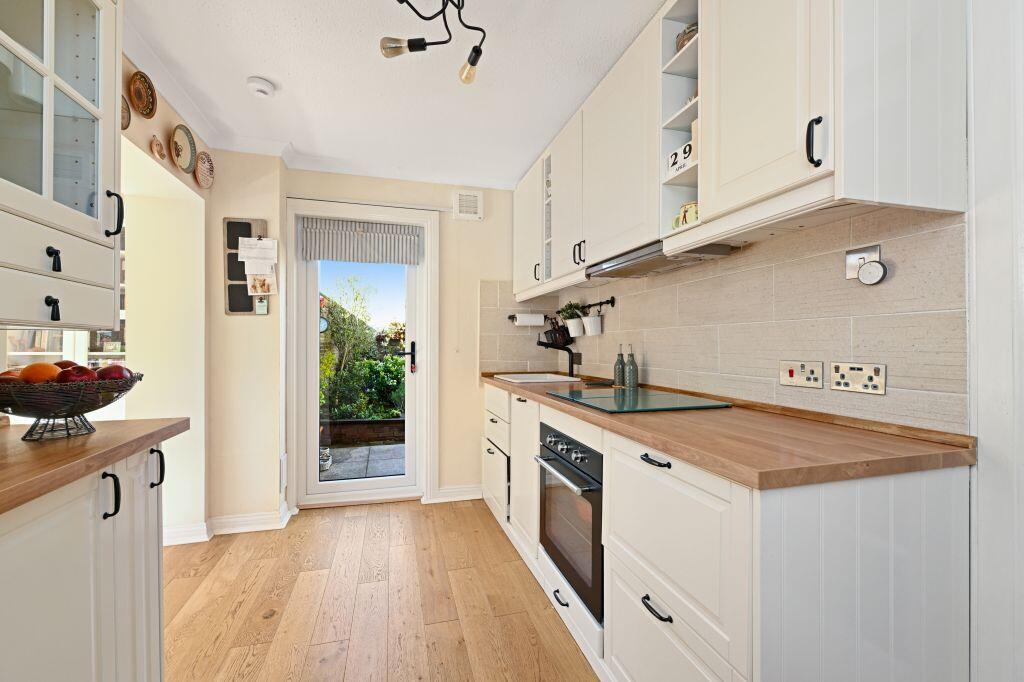 7 Lockerby Grove, Liberton, Edinburgh, EH16 6RU photo 4