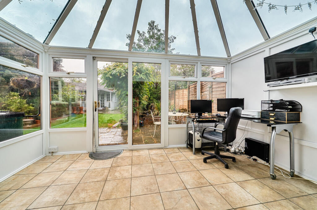 House in Bracknell - View 3