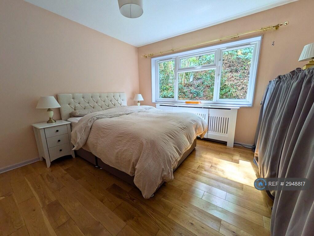 House in Guildford - View 5
