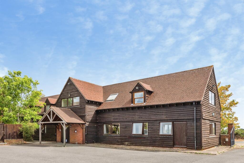 Main image of property: Sugworth Lane, Radley, Abingdon