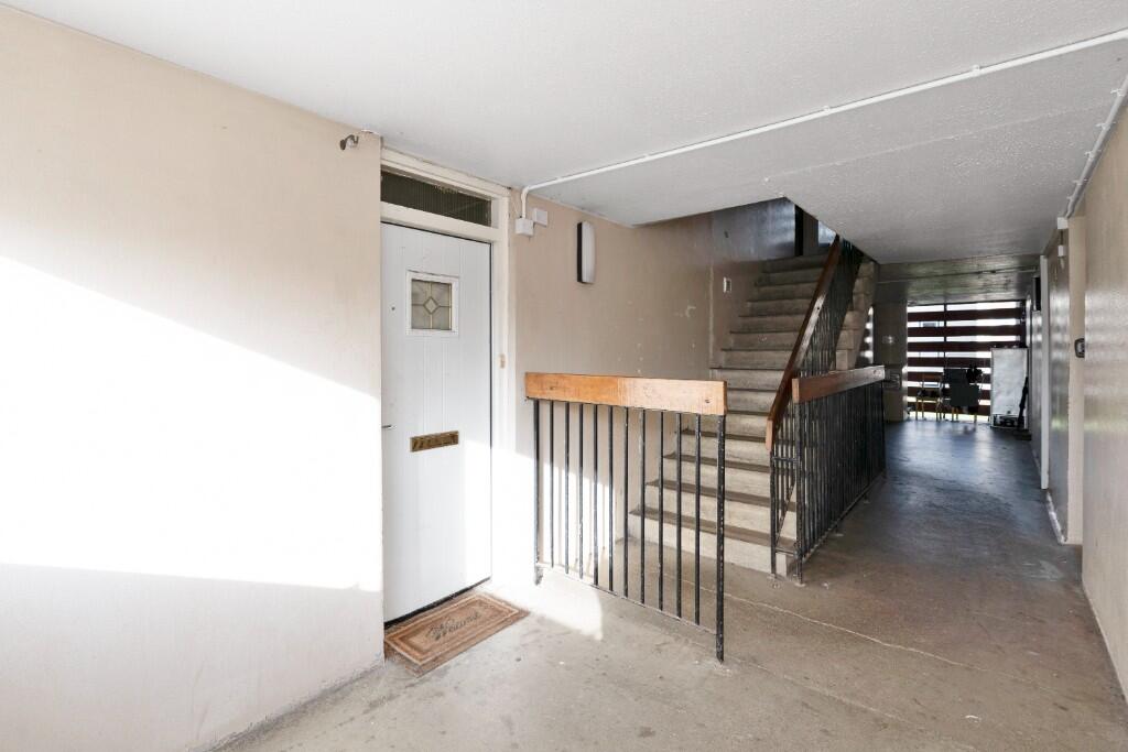 Apartment in Edinburgh, The Calders, Wester Hailes - More