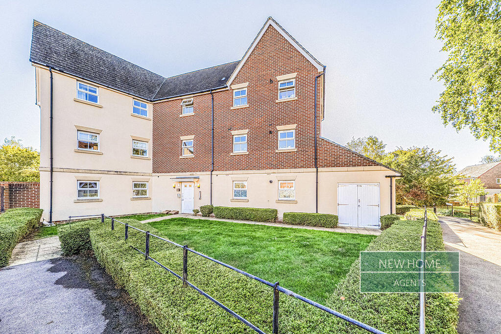 Main image of property: Bullfinch Rise, Bracknell, RG12 8BS