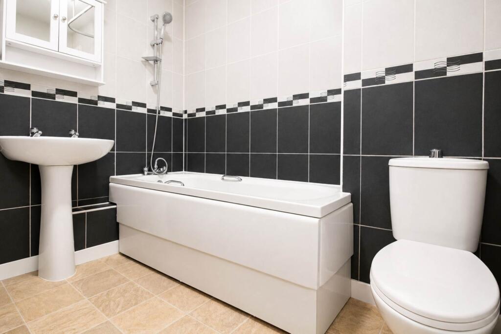 Apartment in Aylesbury, Buckinghamshire - View 4
