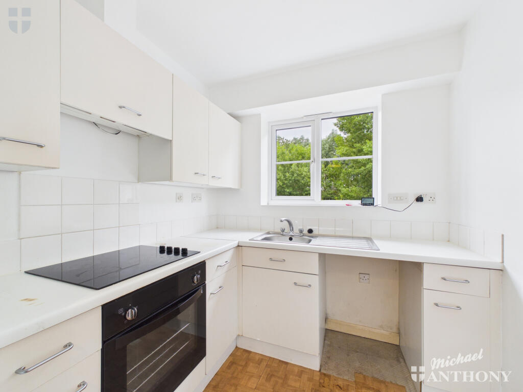 Apartment in Aylesbury, Walton - View 2
