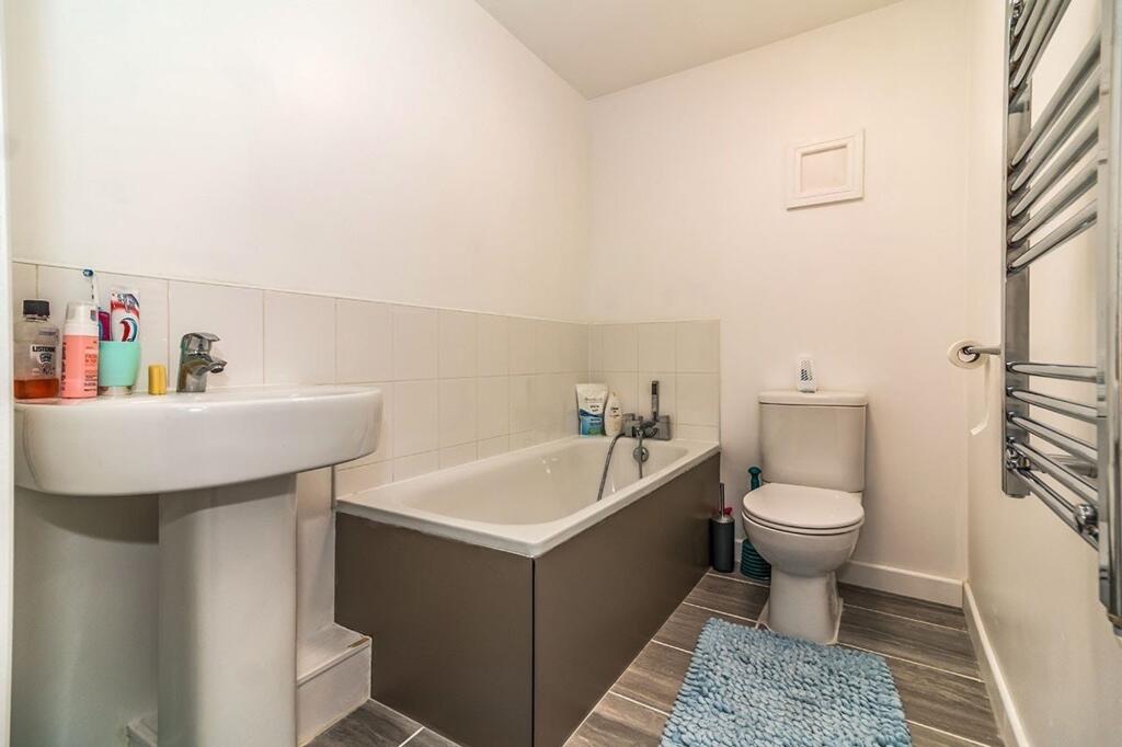 Apartment in Salford, Greater Manchester - View 4