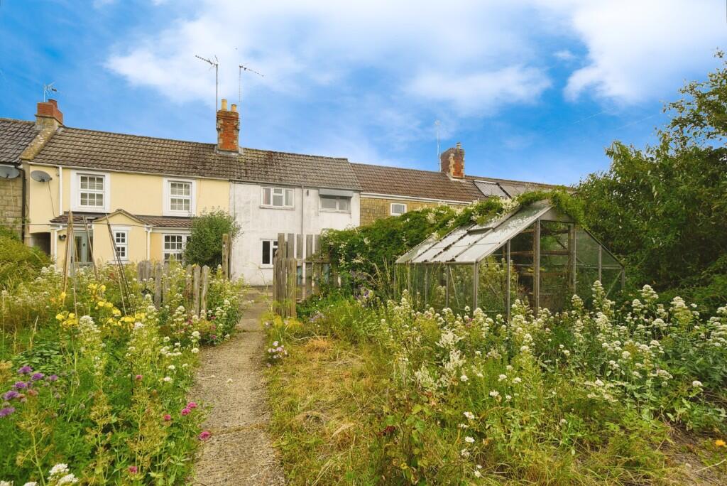 3-bed terraced on The Fox, SN5, £240,000