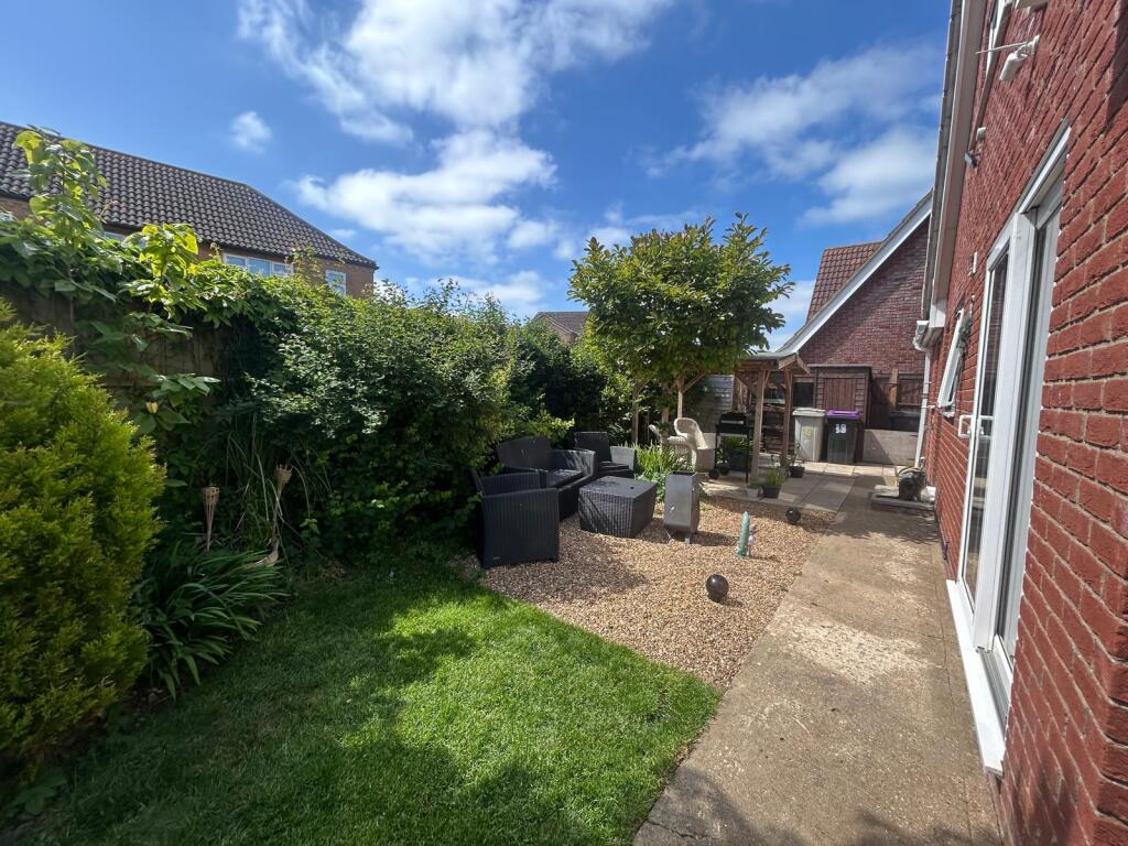 St. Margarets Avenue, Skegness photo 4