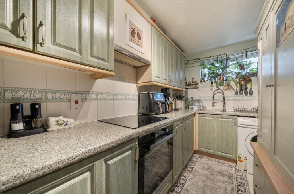 Apartment in Bracknell - View 3