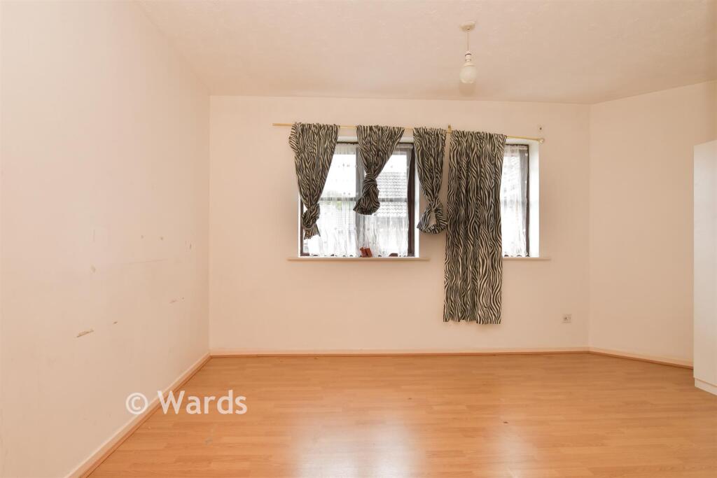 Apartment in Dartford, Kent - View 6