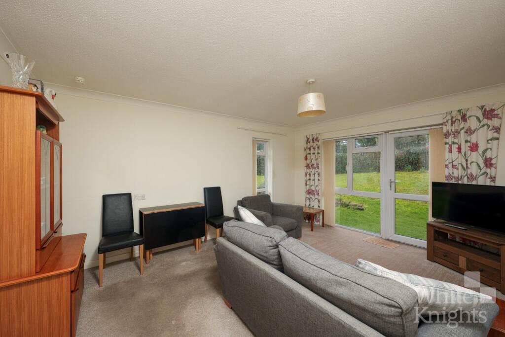 Apartment in Reading, Lower Earley, Earley - View 3