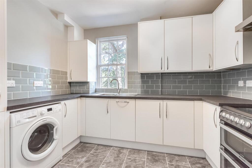 Apartment in Bromley - View 4