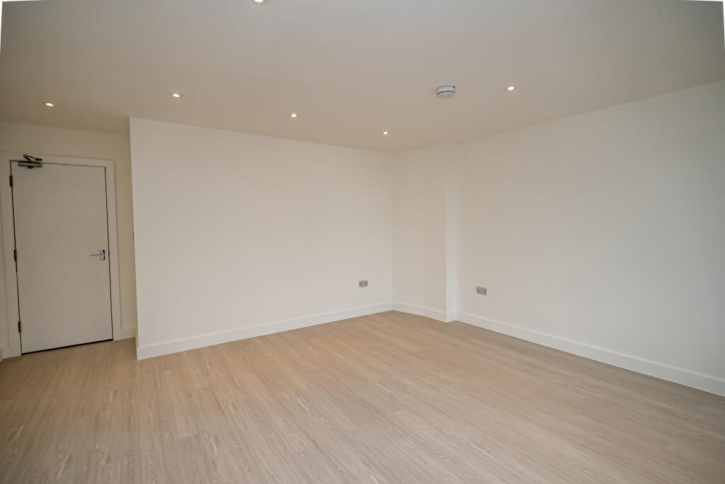 Apartment in Aylesbury, Walton - View 5