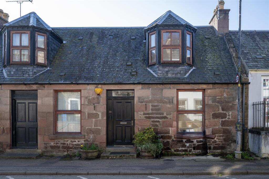 Main image of property: 38 High Street, Avoch