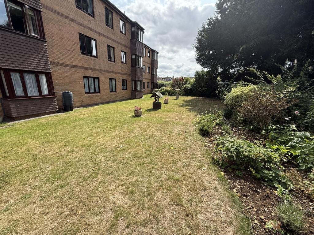 Langley Road, Chippenham photo 3