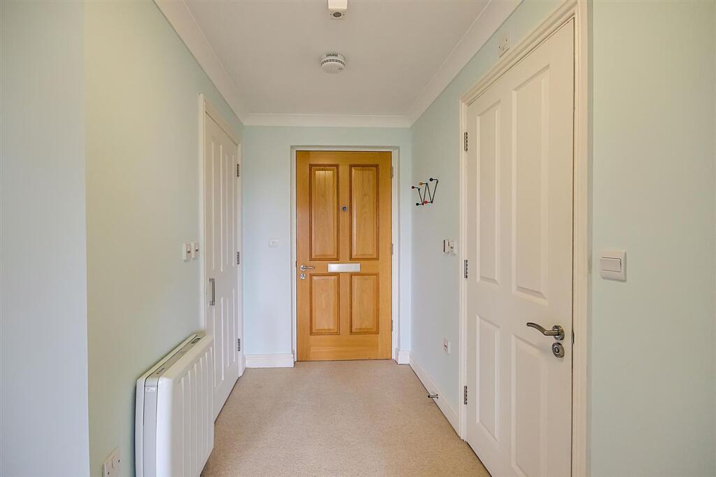 Apartment in Worthing, West Worthing - More