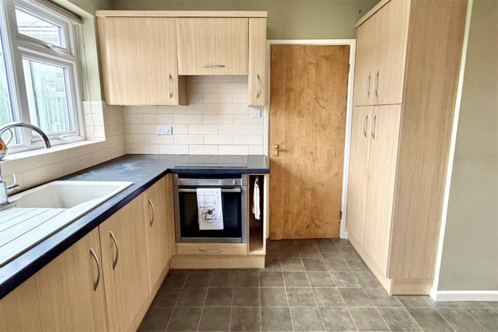 House in Nottingham, Beeston - View 3