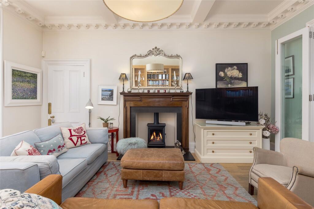House in Edinburgh, Trinity - More