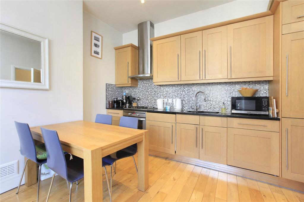 Apartment in London - View 4