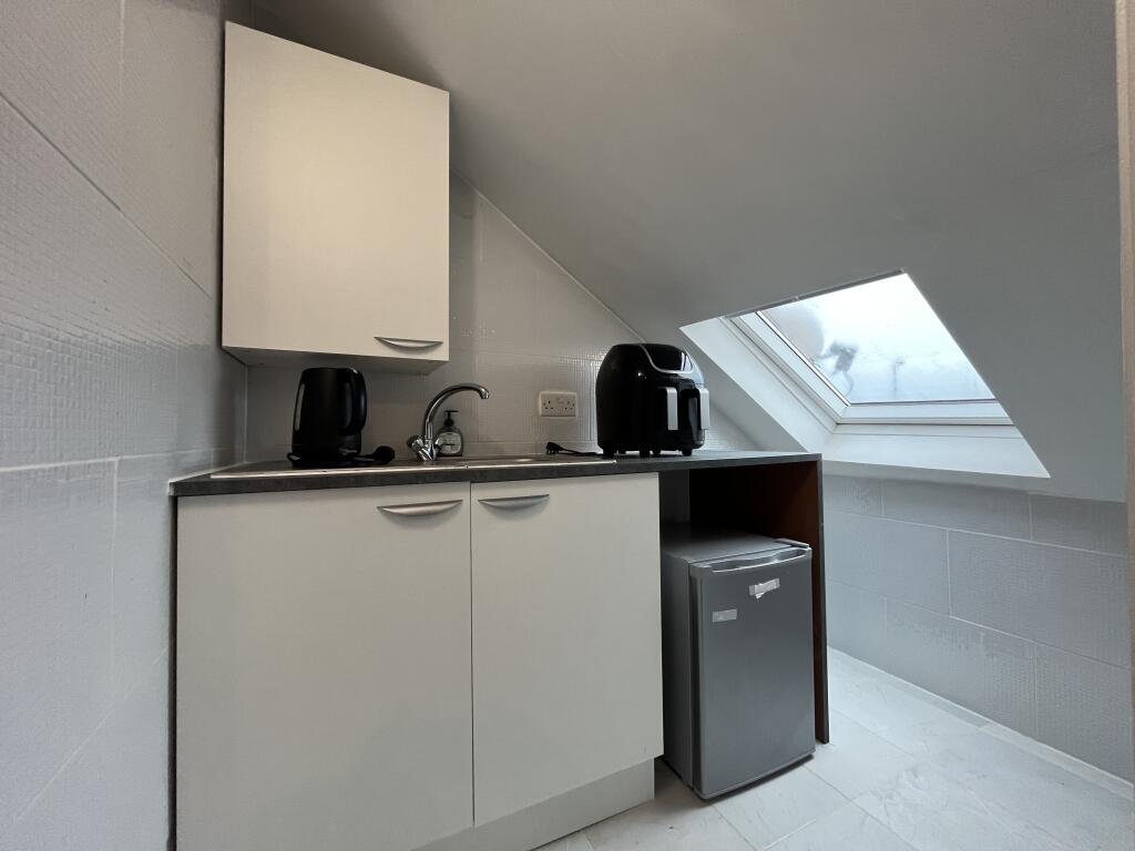 Main image of property: CR0 7UL