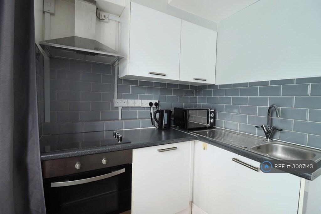 Apartment in London - View 5