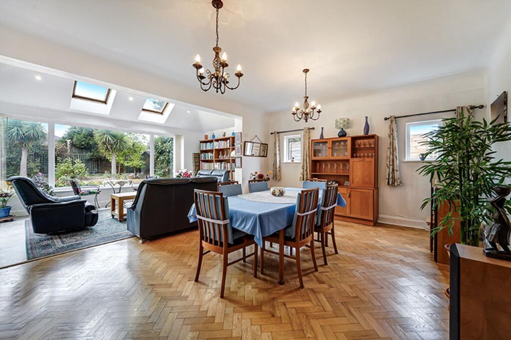 House in Kingston upon Thames - View 4