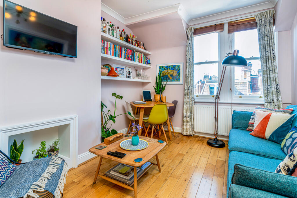 Apartment in London - View 3