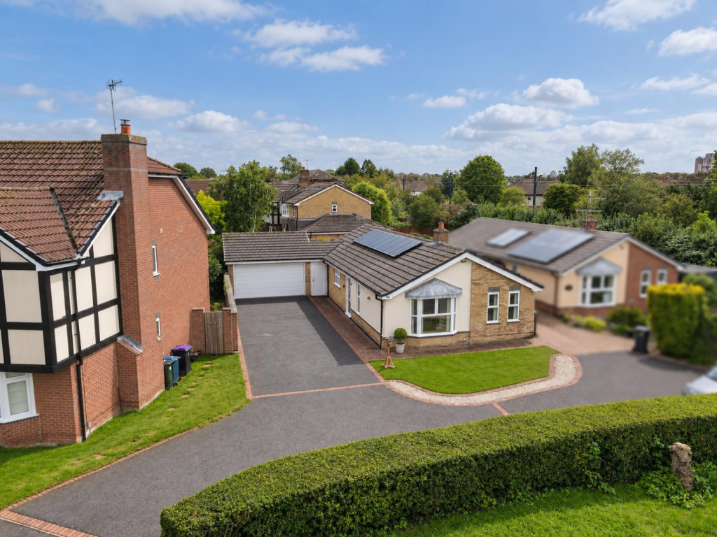 Main image of property: Acorn Bank, West Bridgford, Nottingham