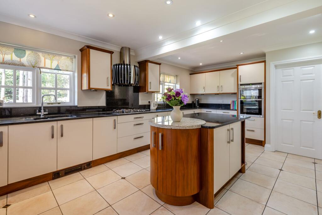 House in Slough - View 4
