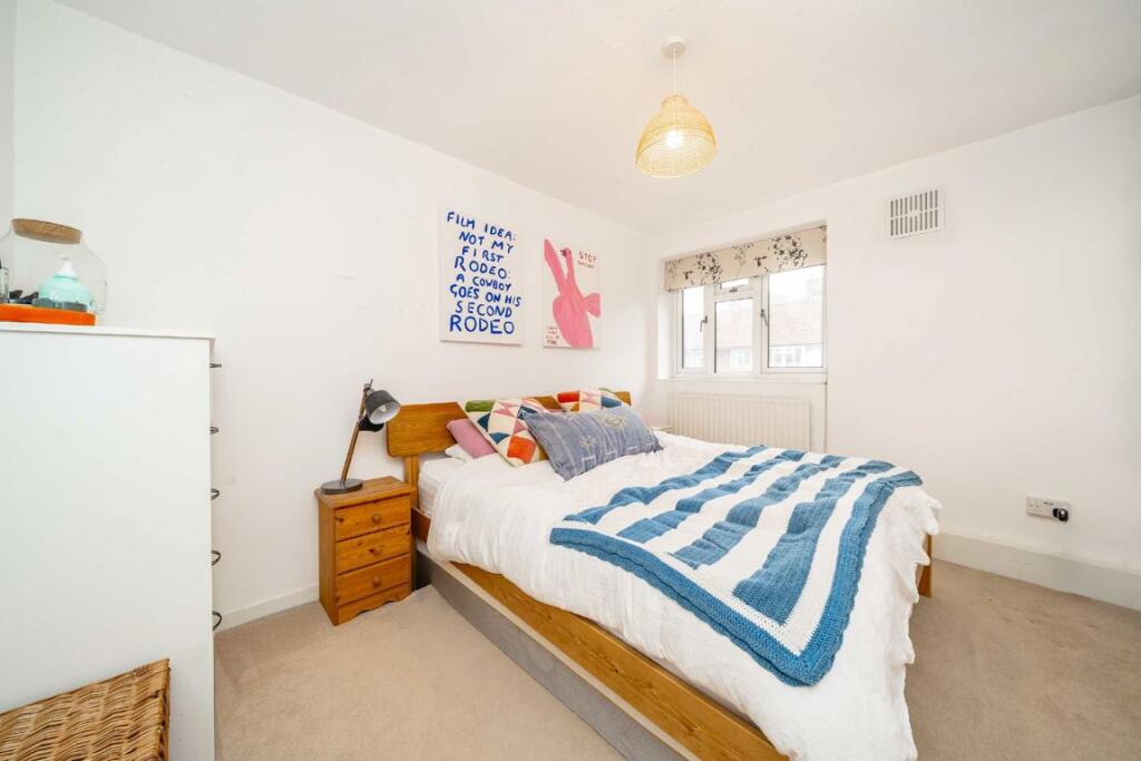 Apartment in London - View 5
