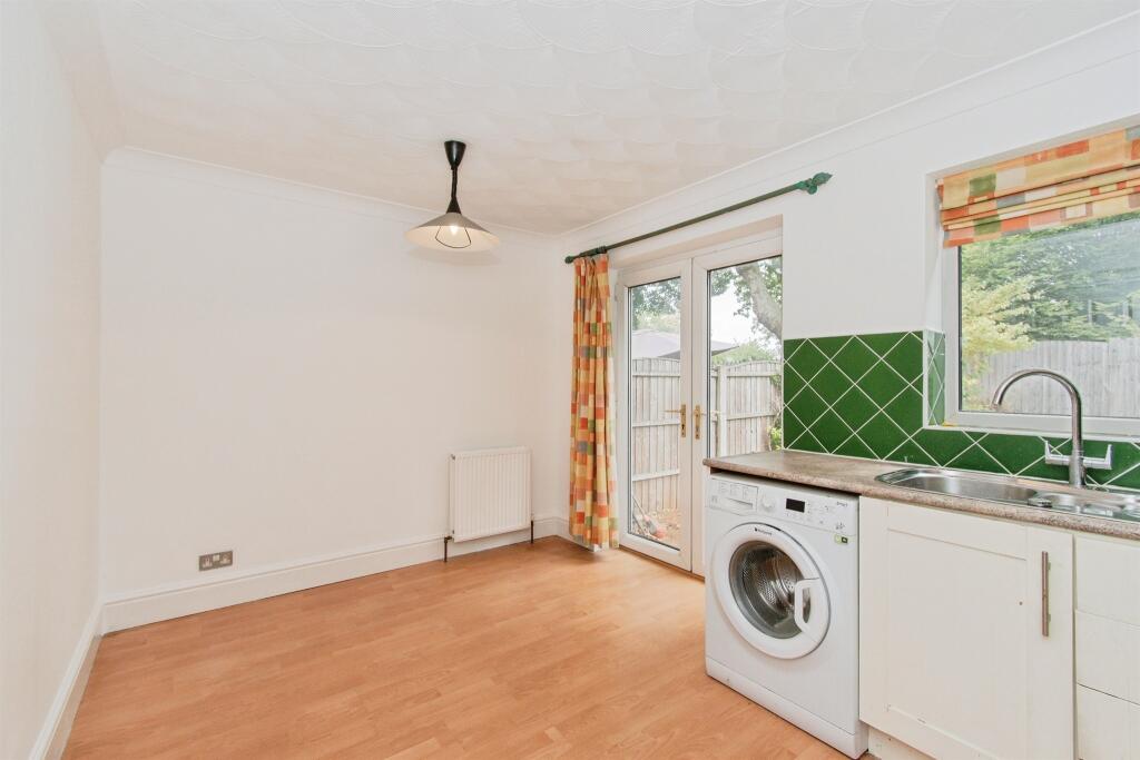 House in Wakefield - View 3