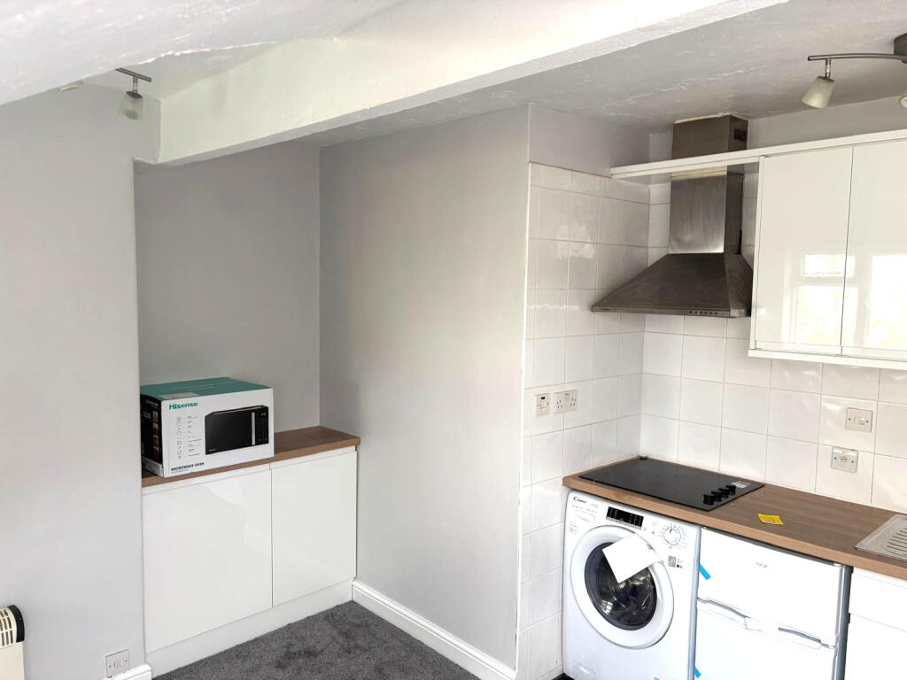 Apartment in Leeds - View 3