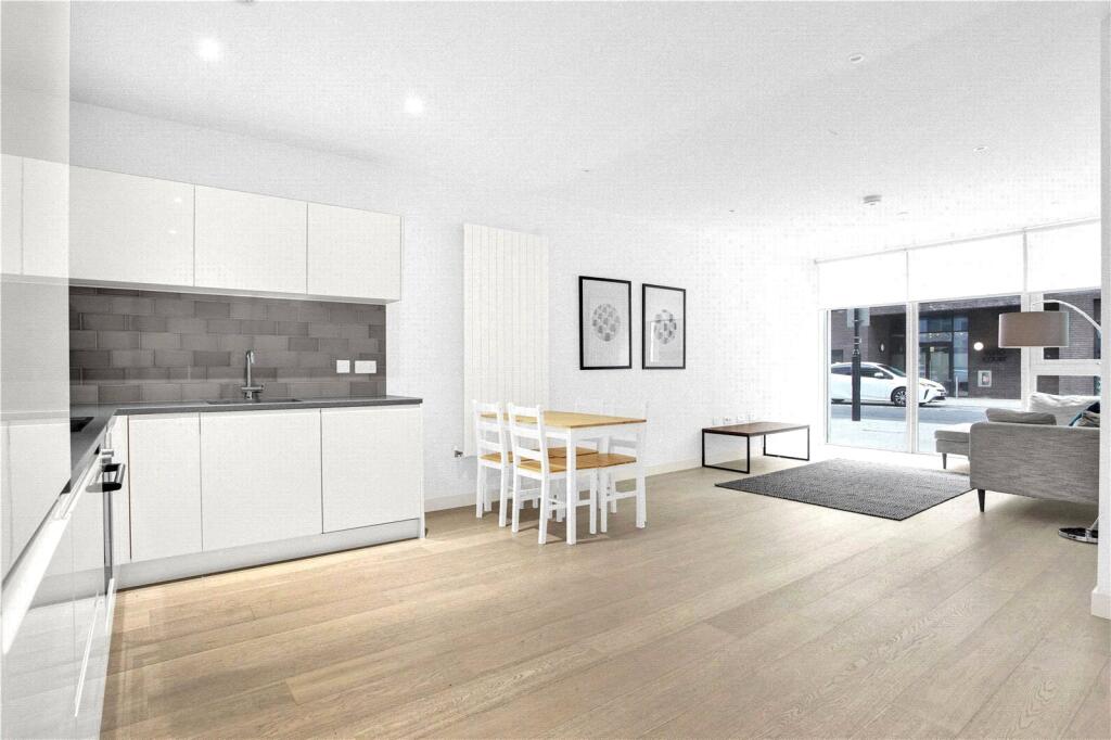 Apartment in London - More