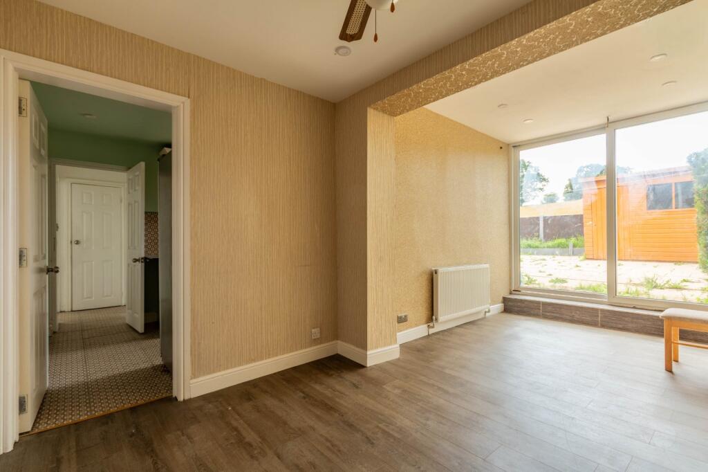 House in Bingley, Lee Lane - View 4