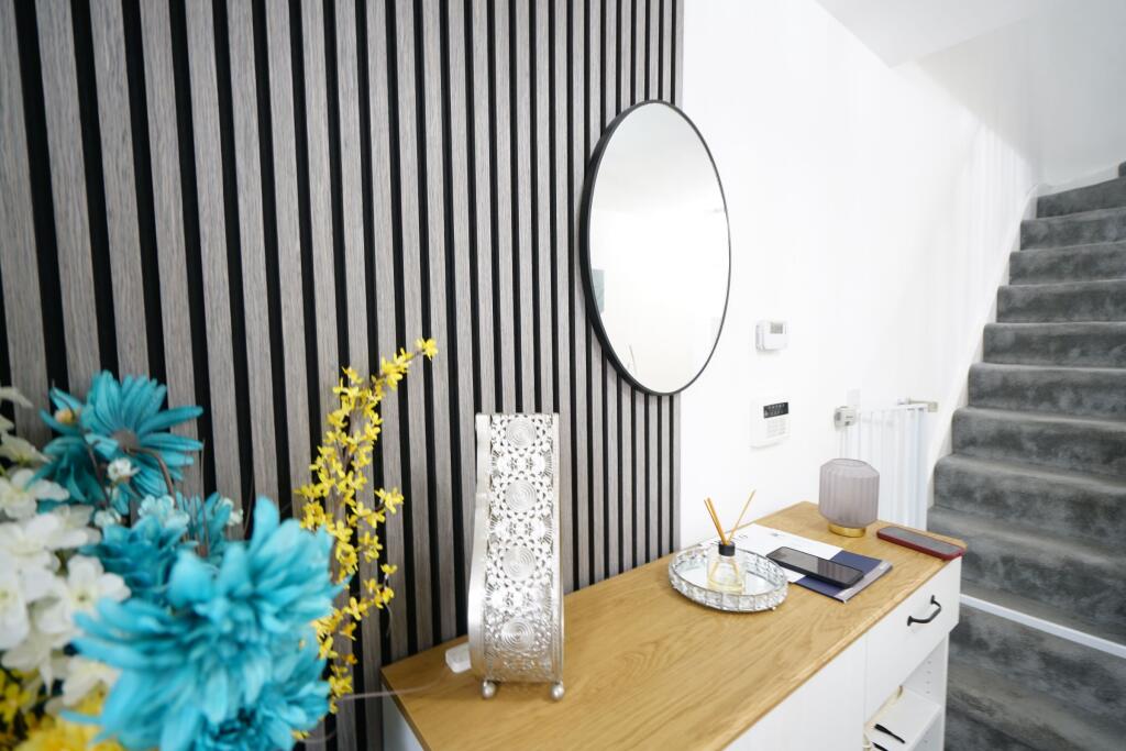 House in Grays, Badgers Dene, South Stifford - More