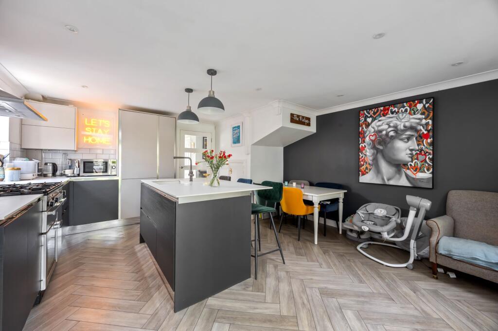 House in Redhill - View 2