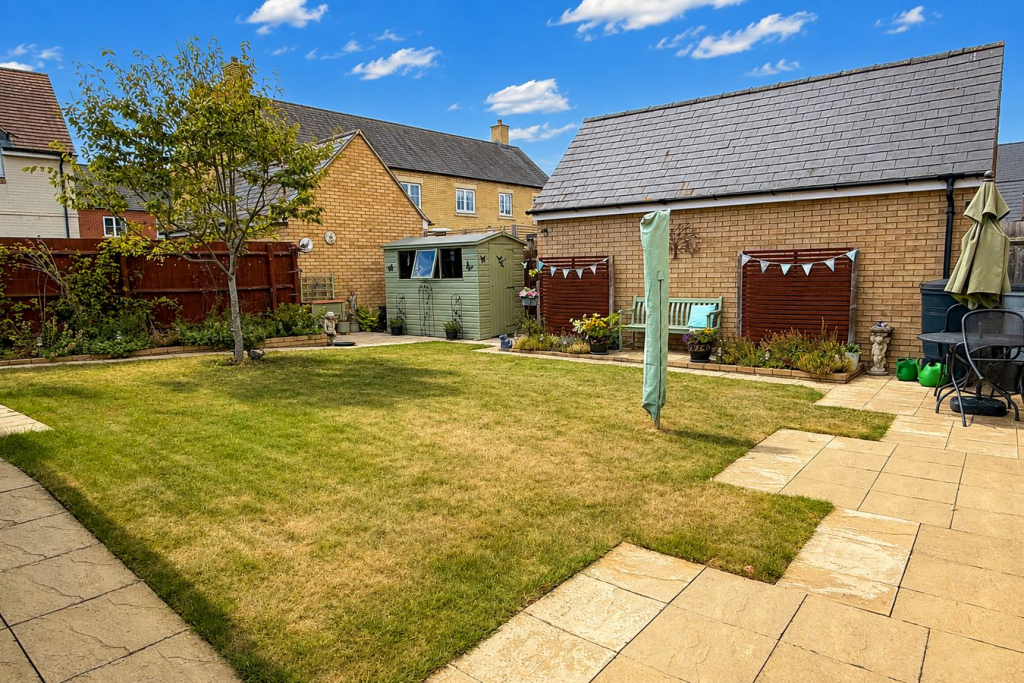 House in Stevenage, Stotfold - View 2