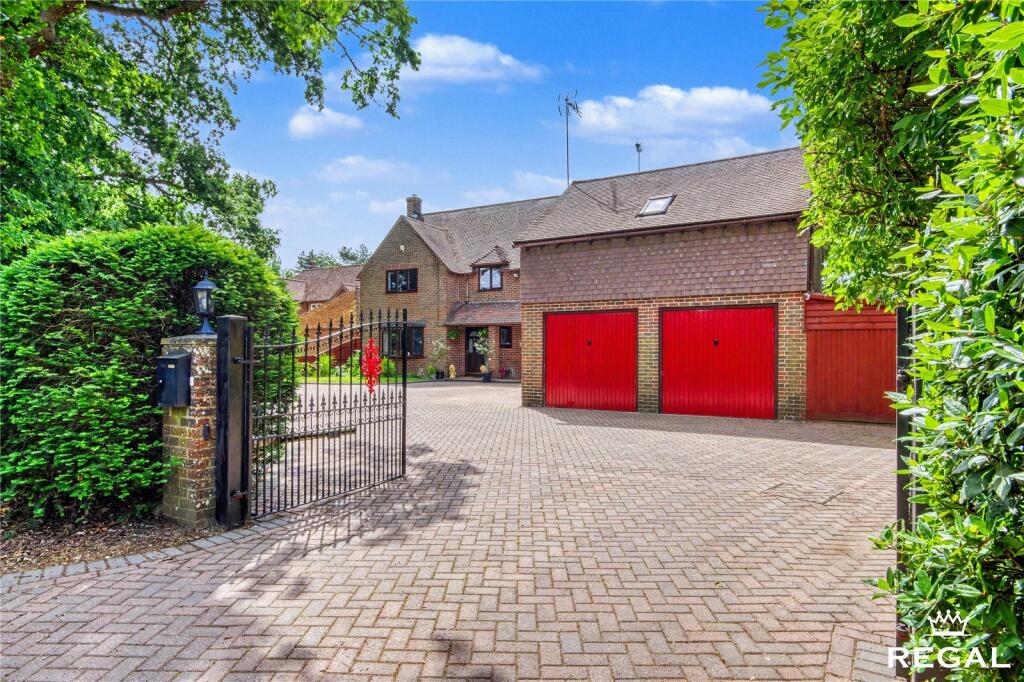 4-bed detached on Sandy Lane, Romsey, SO51, £850,000