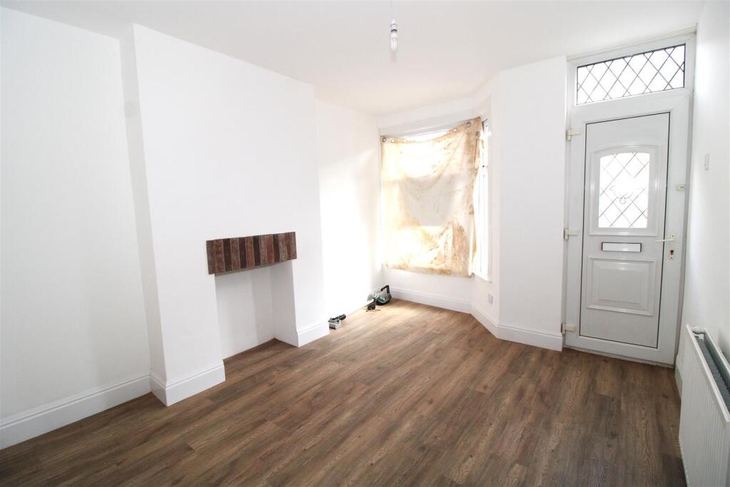 House in Rugby, Warwickshire - View 3