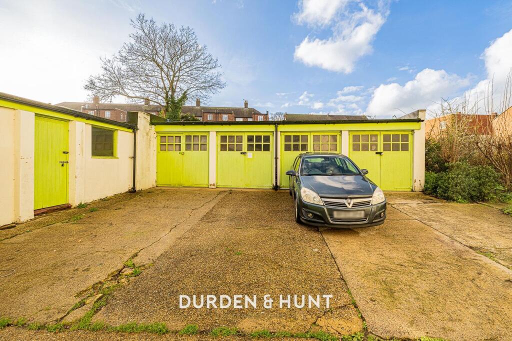 Studio parking on Grosvenor Road, London, E11, £24,000