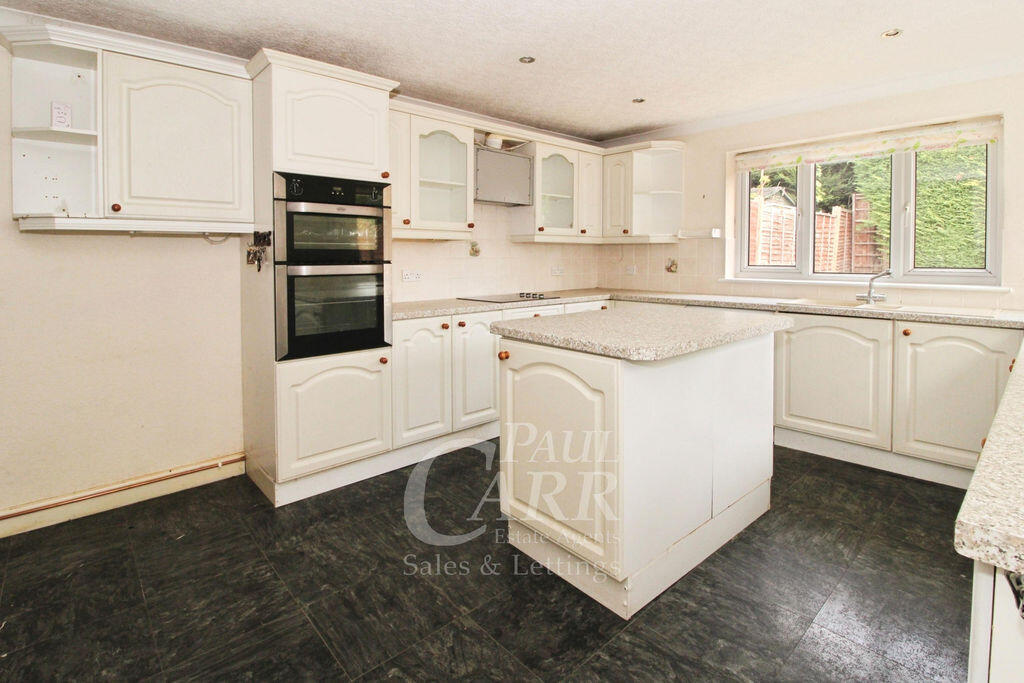 House in Walsall, West Midlands - More