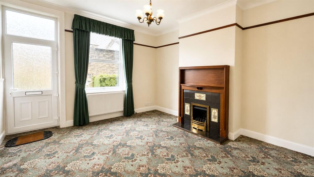 House in Halifax - View 4
