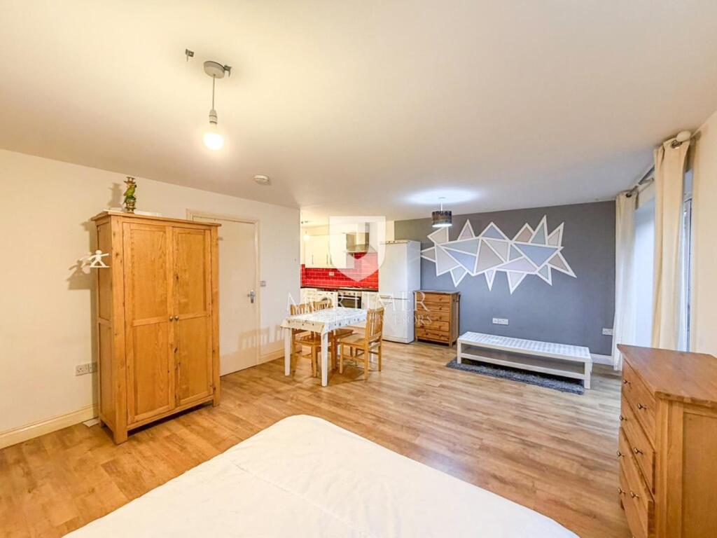 Main image of property: Uxbridge Road, London, W13