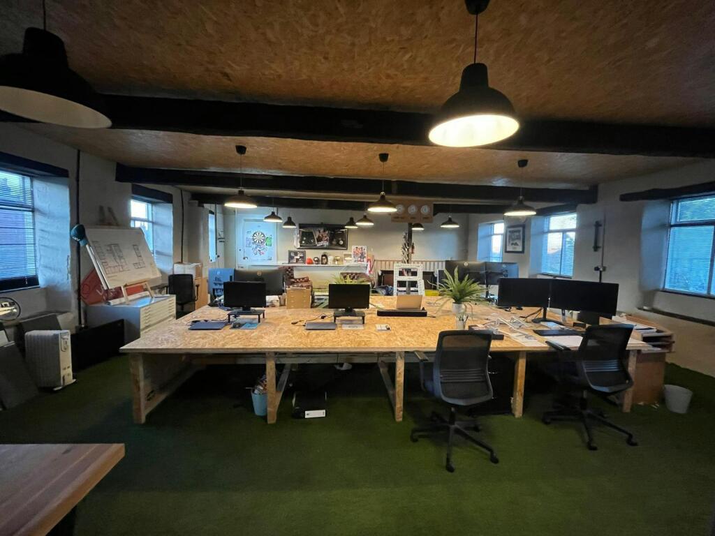 WhatsApp Image 20250102 at 194206_0a19a35c.jpg