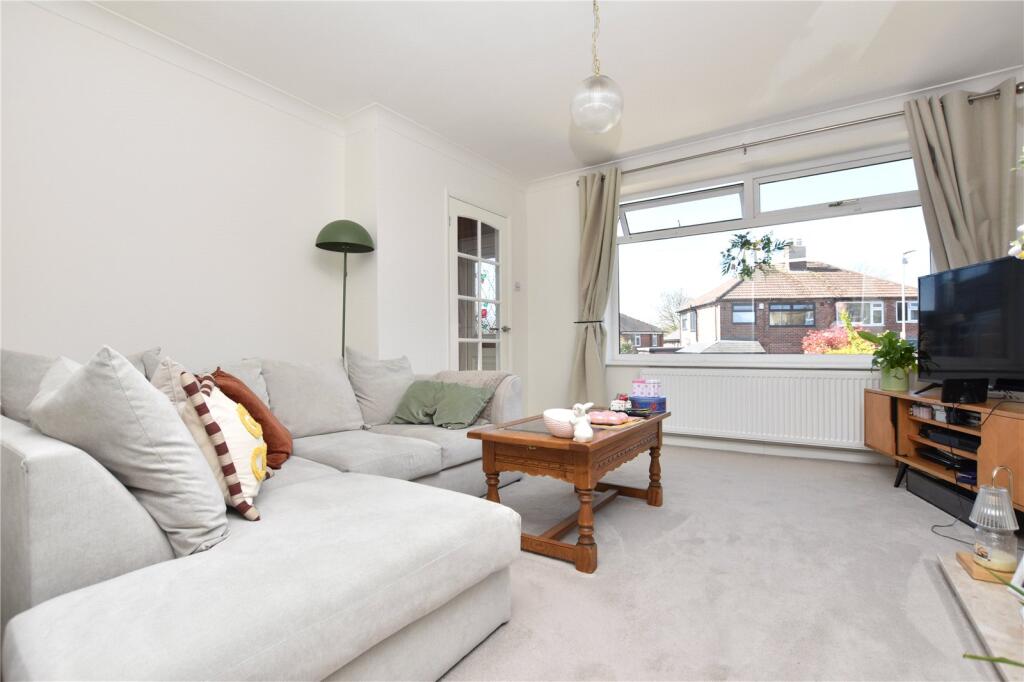House in Leeds, Gildersome - View 2