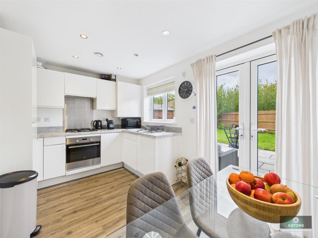 Foxglove Drive, Forgewood photo 3