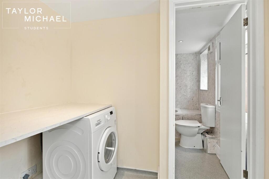 6 bedroom terraced house for rent