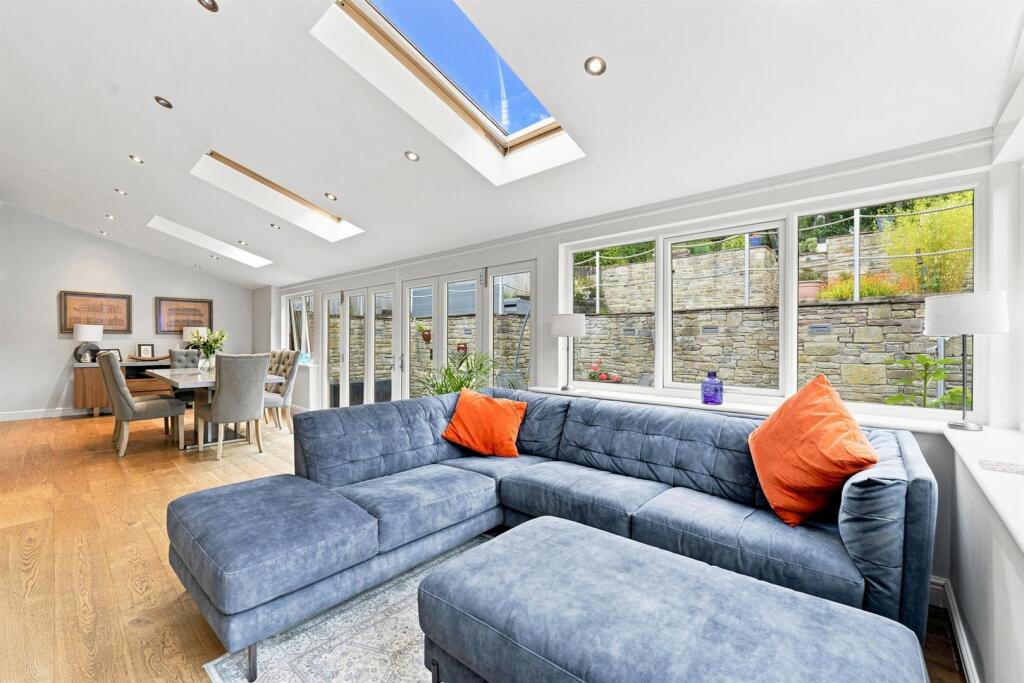 House in Macclesfield, Cheshire East - View 4